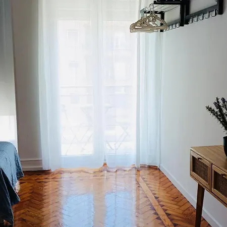 Affittacamere Deluxe Lisbon- Roma Avenue *
