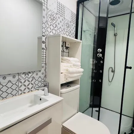 Affittacamere Deluxe Lisbon- Roma Avenue *