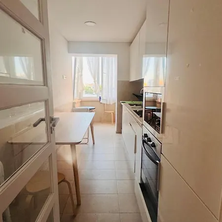 Affittacamere Deluxe Lisbon- Roma Avenue Lisbona