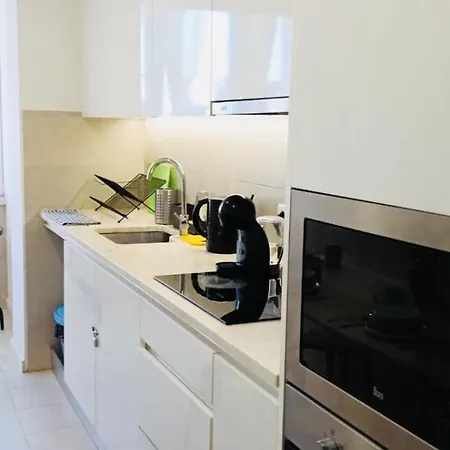 Deluxe Lisbon- Roma Avenue Affittacamere Lisbona