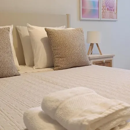 Pensionat Deluxe Lisbon- Roma Avenue *